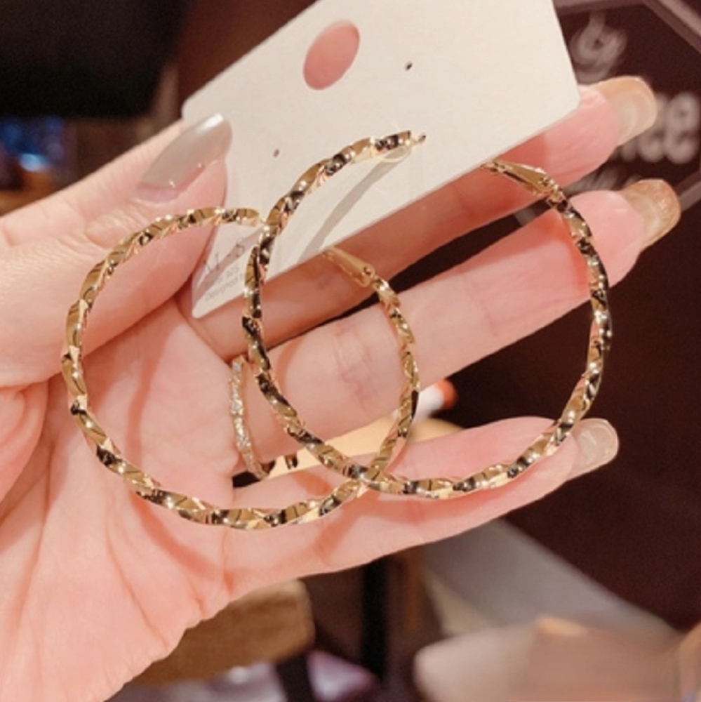 UHAVIT Big Circle Hoop Earrings